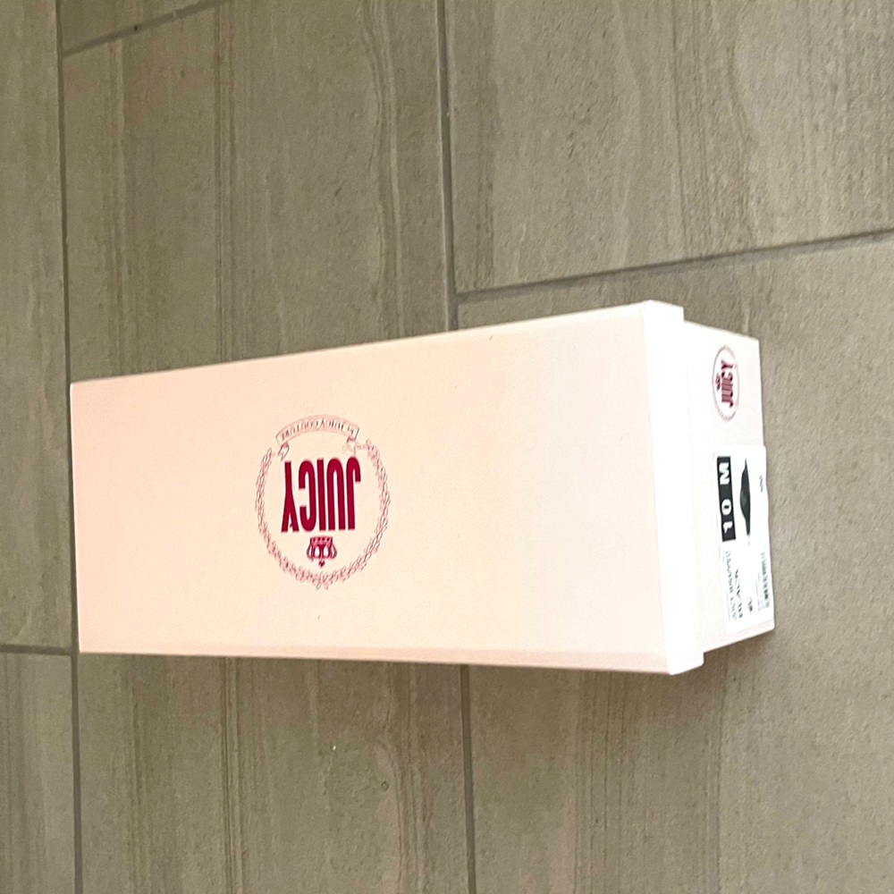 Brand New Women Black Juicy Couture Slippers!!!